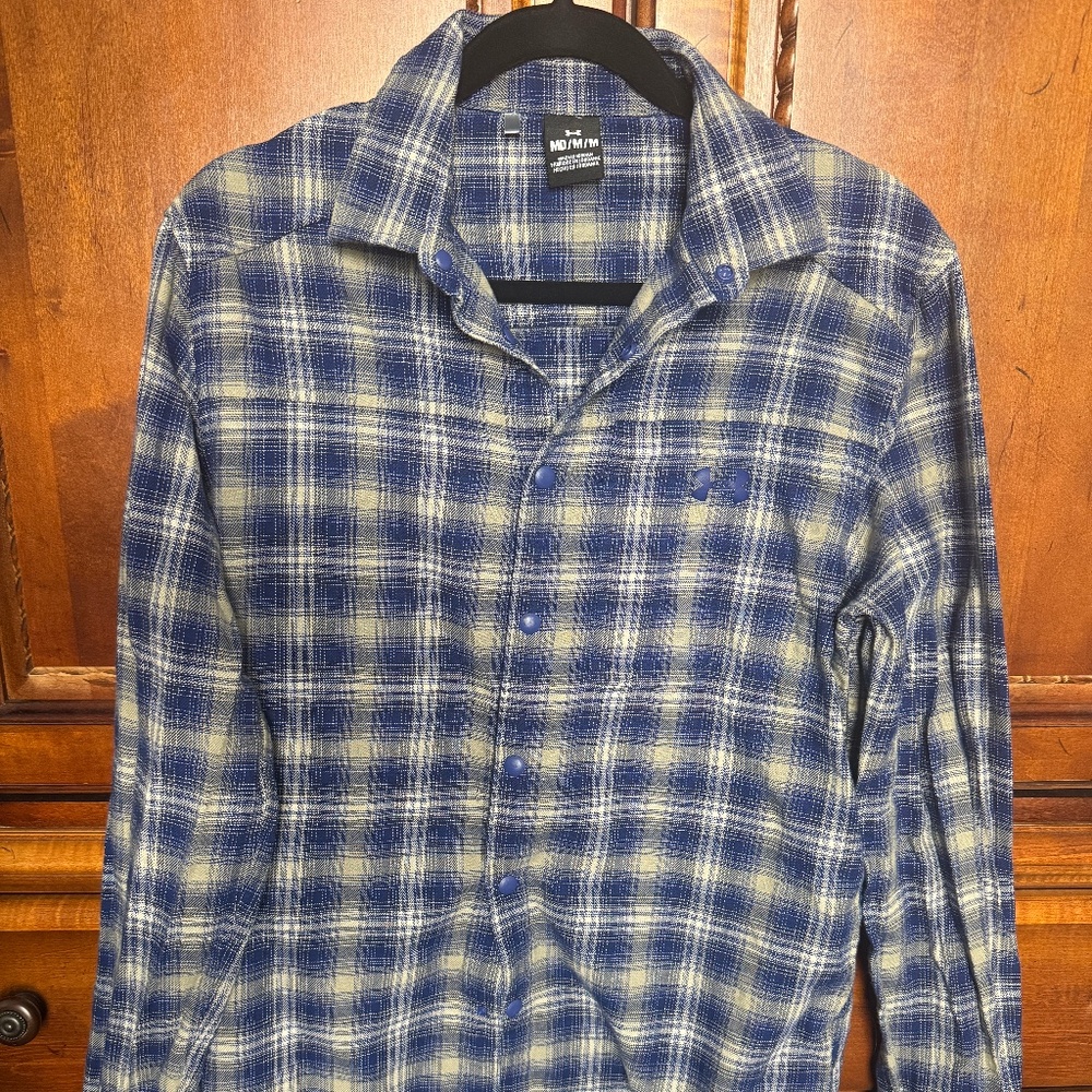 Under Amour Long Sleeve snap button up blue plaid shirt, men's medium